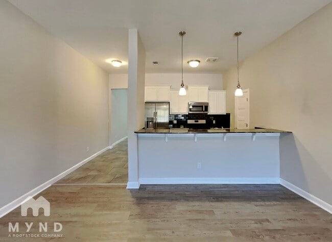 Photo - 1001 Merlin Dr