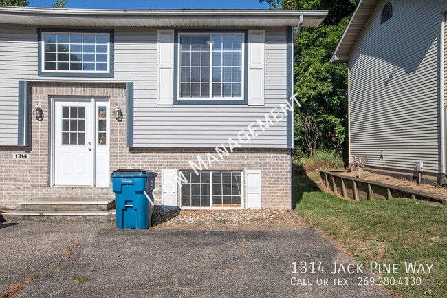 Building Photo - 1314 Jack Pine Way