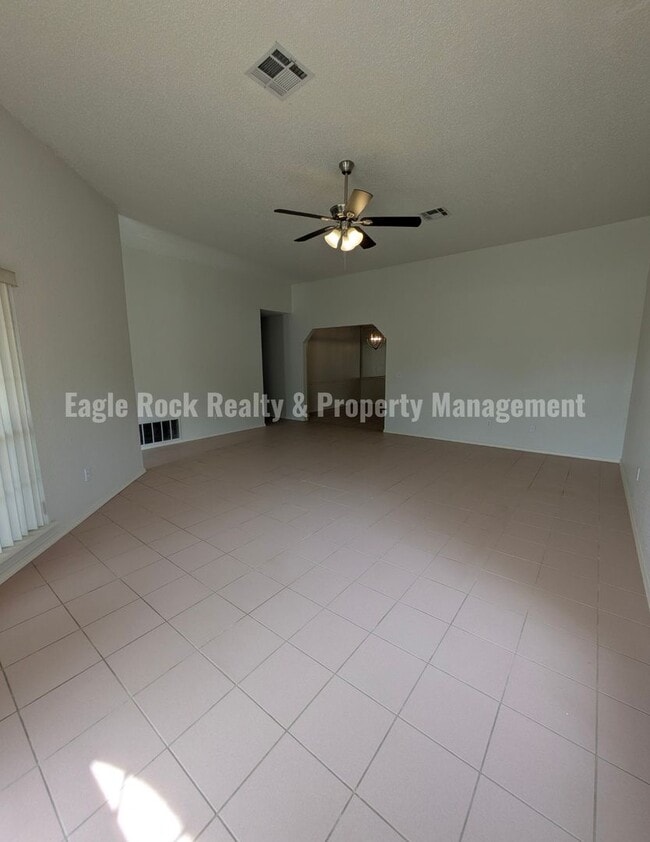 Photo - 1304 N Umbrella Ave