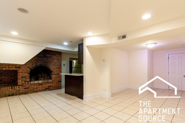 Photo - 877 W Lill Ave