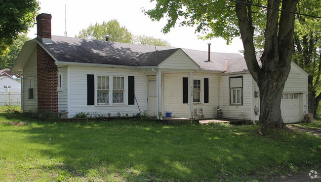 Building Photo - Madison School ranch, with garage on corne... Rental