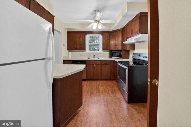 Photo - 6031 9th St N