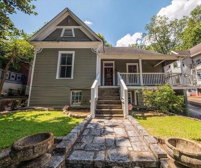 Photo - 785 Ashland Ave NE House