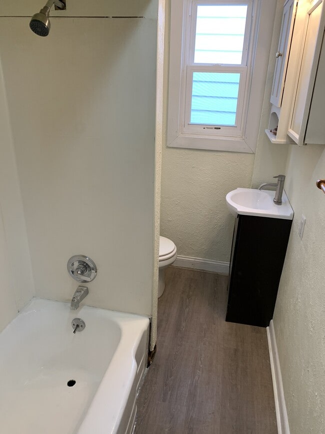 Photo - 145 - 147 Elm Unit 145