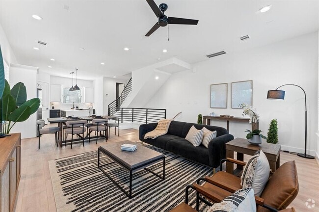 Building Photo - 808 Curtin St Rental