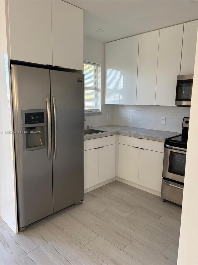 Building Photo - 10791 SW 221st St Rd