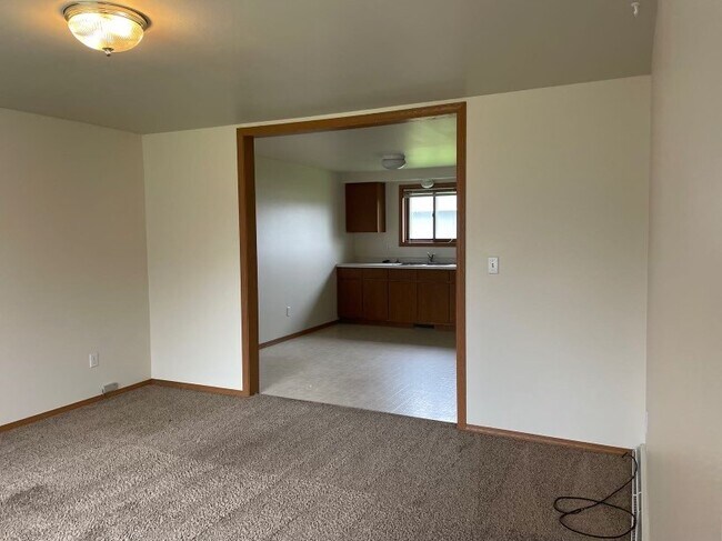 Photo - 702 Steven Ave