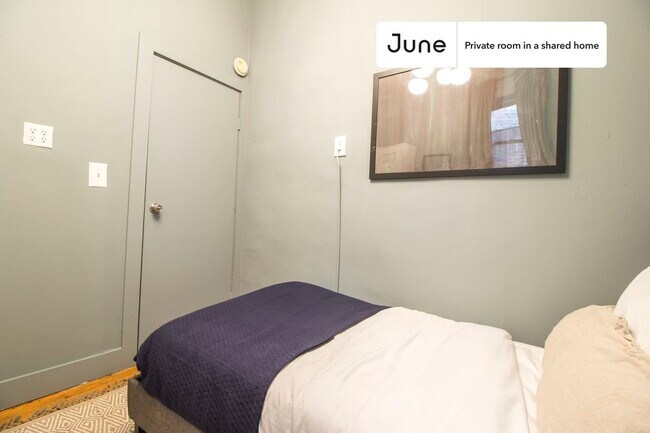 Room in Shared 3 bed/1 bath home in East Village
