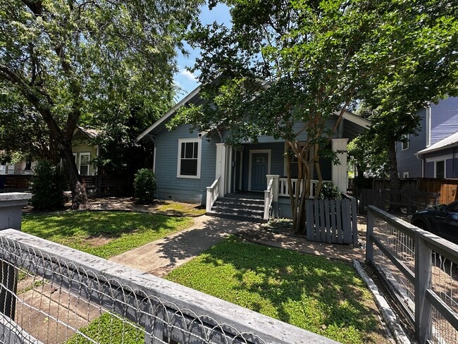 Photo - 312 W 37th St