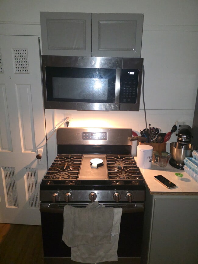 Photo - 240 E Blackbourn St