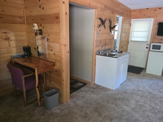 T Bird Country Apartments