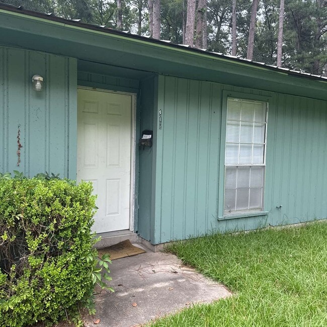 Building Photo - 302 Cartwright Dr Rental