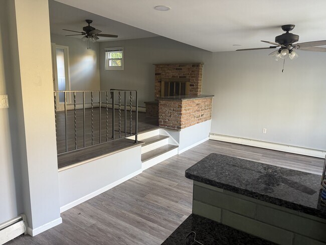 Photo - 104 W Fairview St