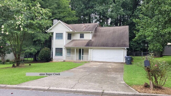 Building Photo - Spacious 4 Bed / 2.5 Bath home, only a mil...
