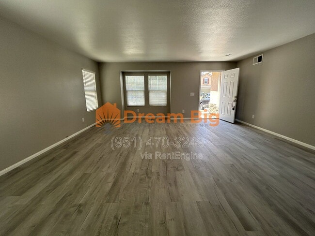 Photo - 3857 Akina Ave