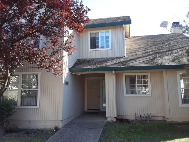 Building Photo - Nice 4 Bedroom Condo in North Davis