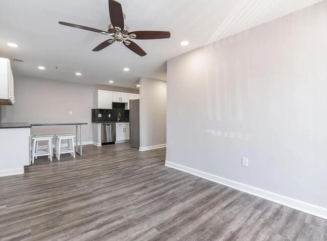 Building Photo - 209 Simpson Ave Unit #202 Rental