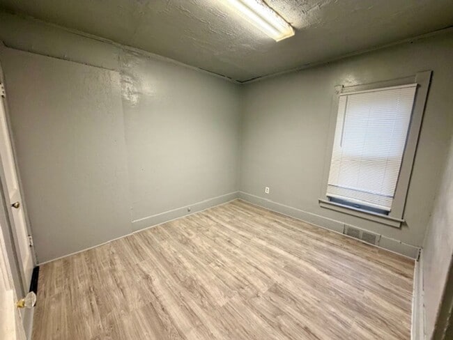 Photo - 2549 Highland St Unit Lower