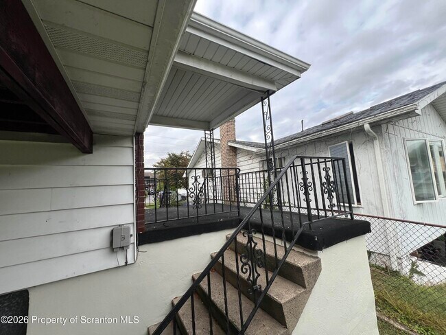 Photo - 162 N Third St