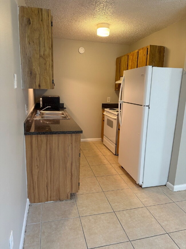 Photo - 1 bedroom 1 bath available in Auburndale Unidad B