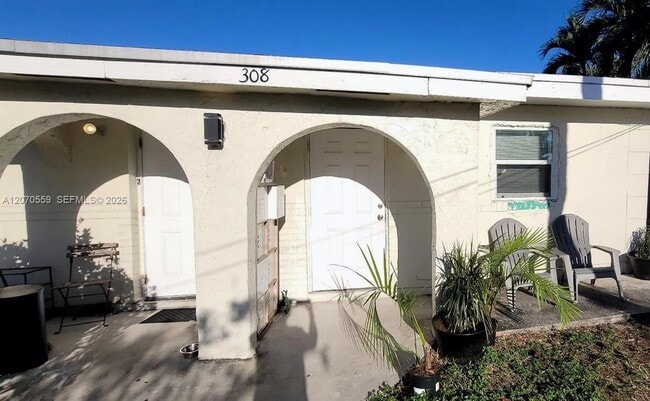 Building Photo - 308 NW 2nd Ave