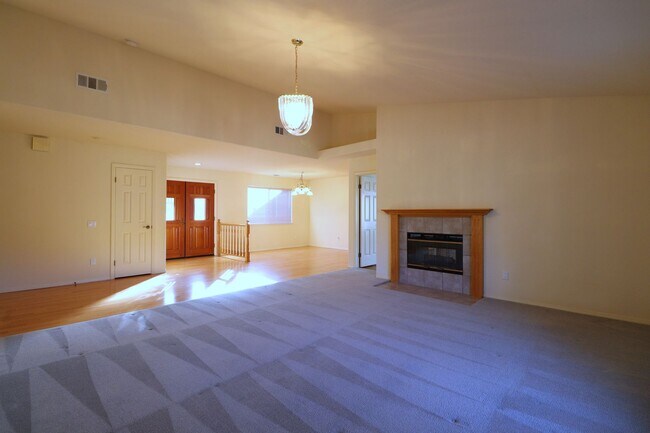 Photo - Lovely Mesa Oaks Four Bedroom