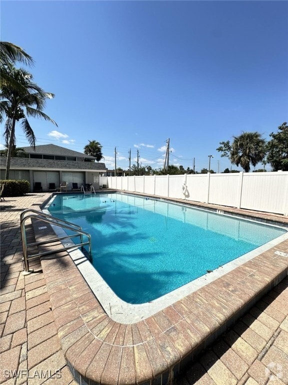 Building Photo - 1849 Maravilla Ave Unit C7 Rental