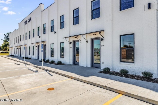 Photo - 711 E Main St Unit 200