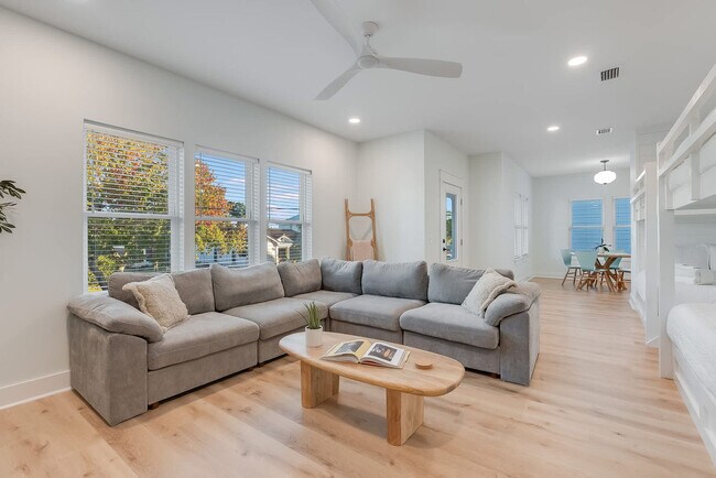 Photo - 223 E Lakeshore Dr Unit SI ID1511640P