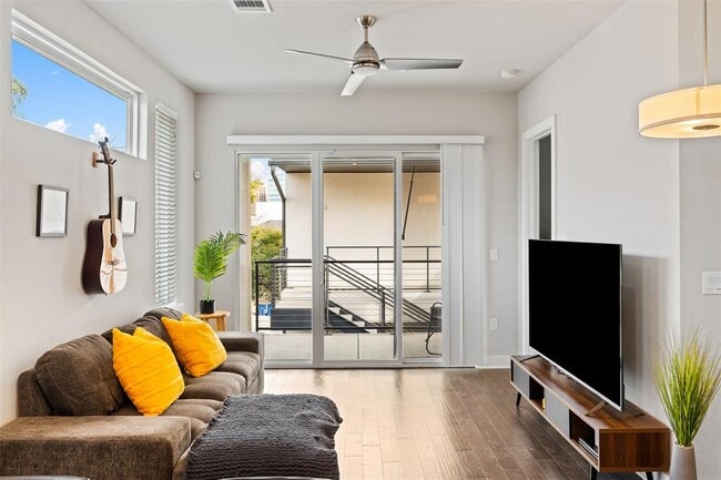 Photo - 1306 West Ave Unit 303