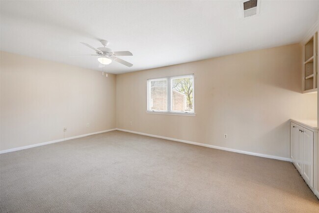 Photo - 5850 Valley Forge Dr Unidad 144