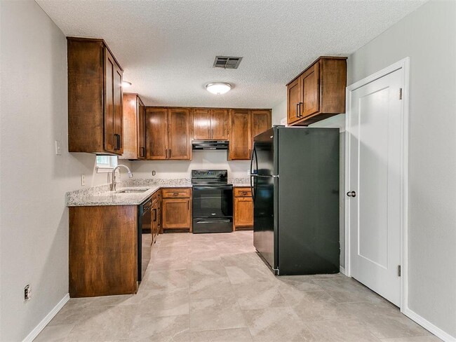 Photo - 1608 Canterbury St