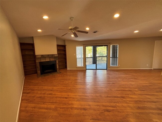 Building Photo - 12755 Mill Ridge Dr Unit 309