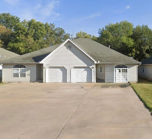 Building Photo - 522 E Park St Unit 522 E Park -  A