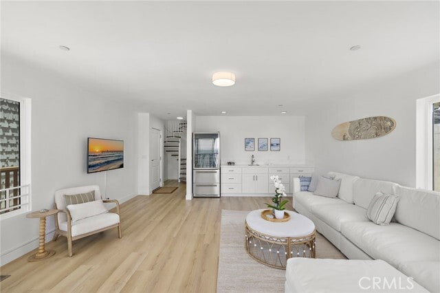 1045 Gaviota Dr