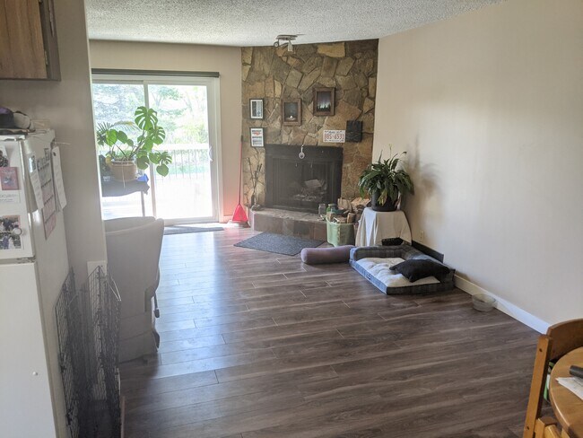 Photo - 4646 80 St NW