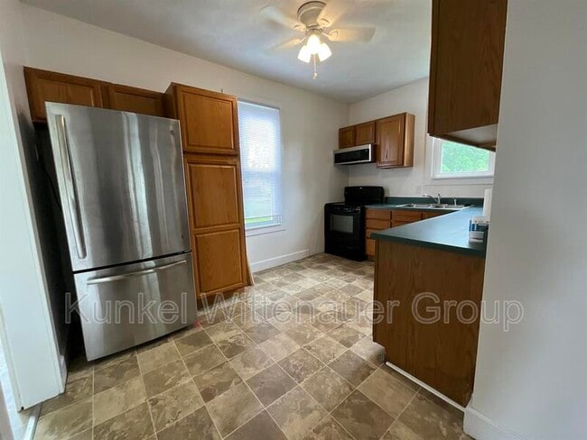 Photo - 310 E Washington St