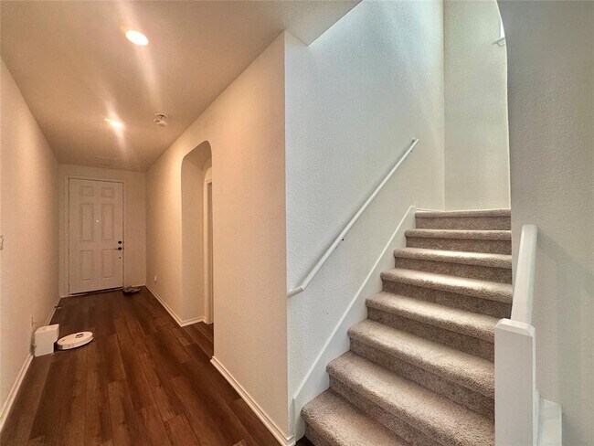 Photo - 123 Adeline Dr