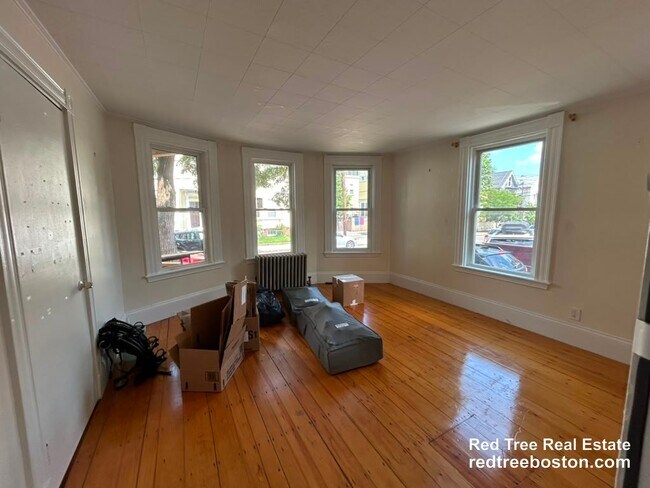 12 Glenwood Ave Unit 1