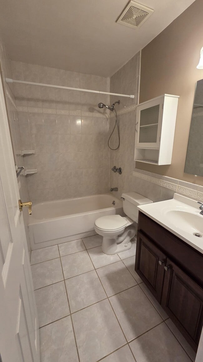 Photo - 283 Storm Dr Unidad 283