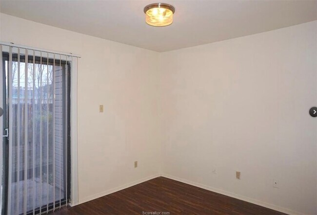 Photo - 1900 Dartmouth St Unidad G4