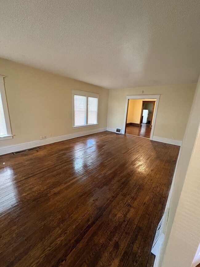 Photo - 117-119 S Gardiner Ave Unit 119-G