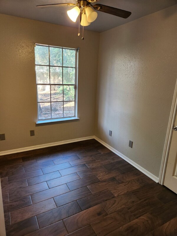 Photo - 27 N Circlewood Glen