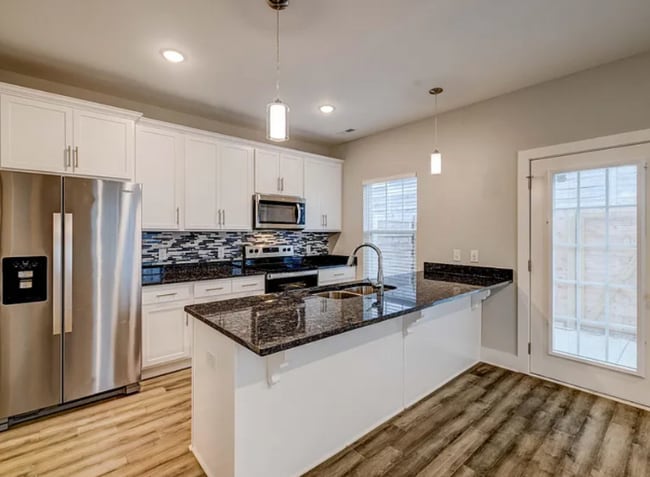 Photo - 2129 Bayport Ave