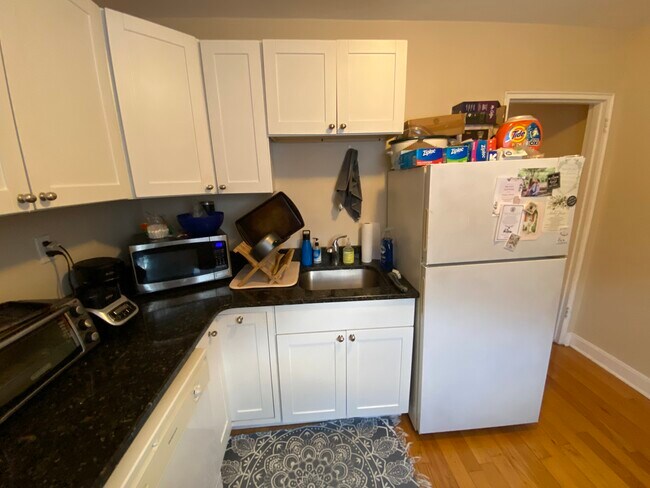 Photo - 61 Selkirk Rd Unit 3