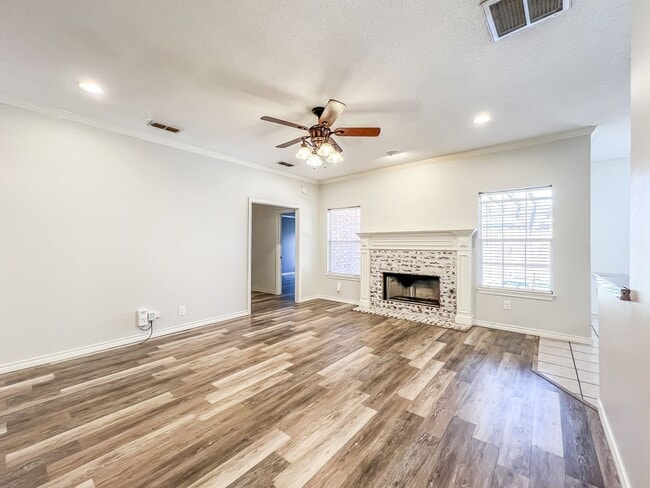Photo - 4 bedroom 2.5 bathroom house in Cooper ISD with Solar!!