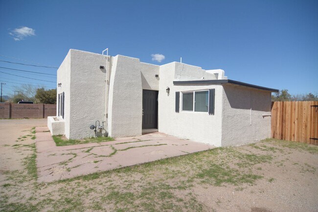 Charming 2 Bedroom 1 Bath Home! Central Tu... - Charming 2 Bedroom 1 Bath Home! Central Tu...