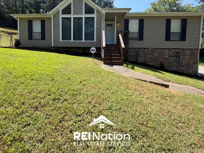 Building Photo - ACT FAST! 3BR/2BA in Birmingham | Vaulted Ceilings & Fireplace | 2-Car Garage!