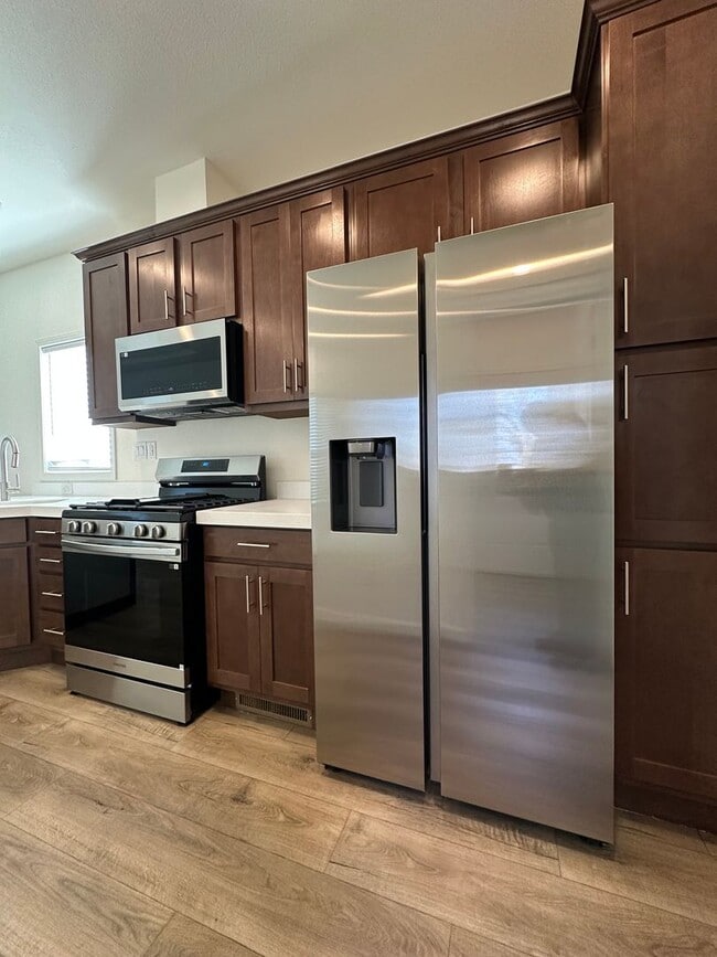 Photo - Rare horse property with huge workshop and dog kennels. Ready for move in