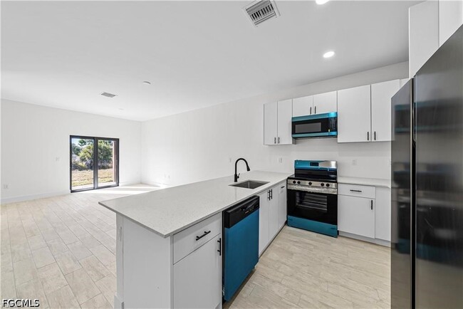 Photo - 2222 Kenneth Ave S